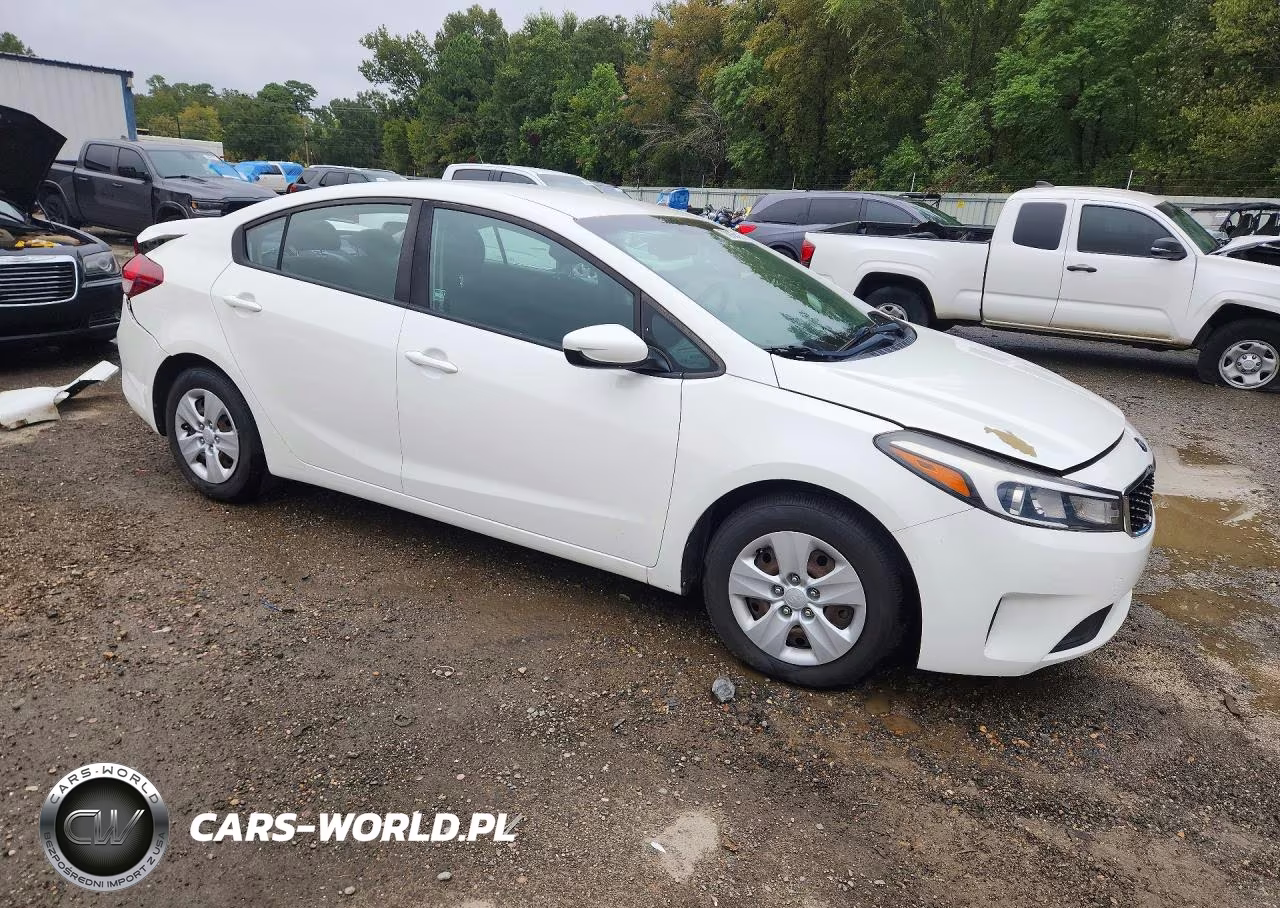 2018 Kia Forte Lx VIN:3KPFK4A76JE269989 - 4