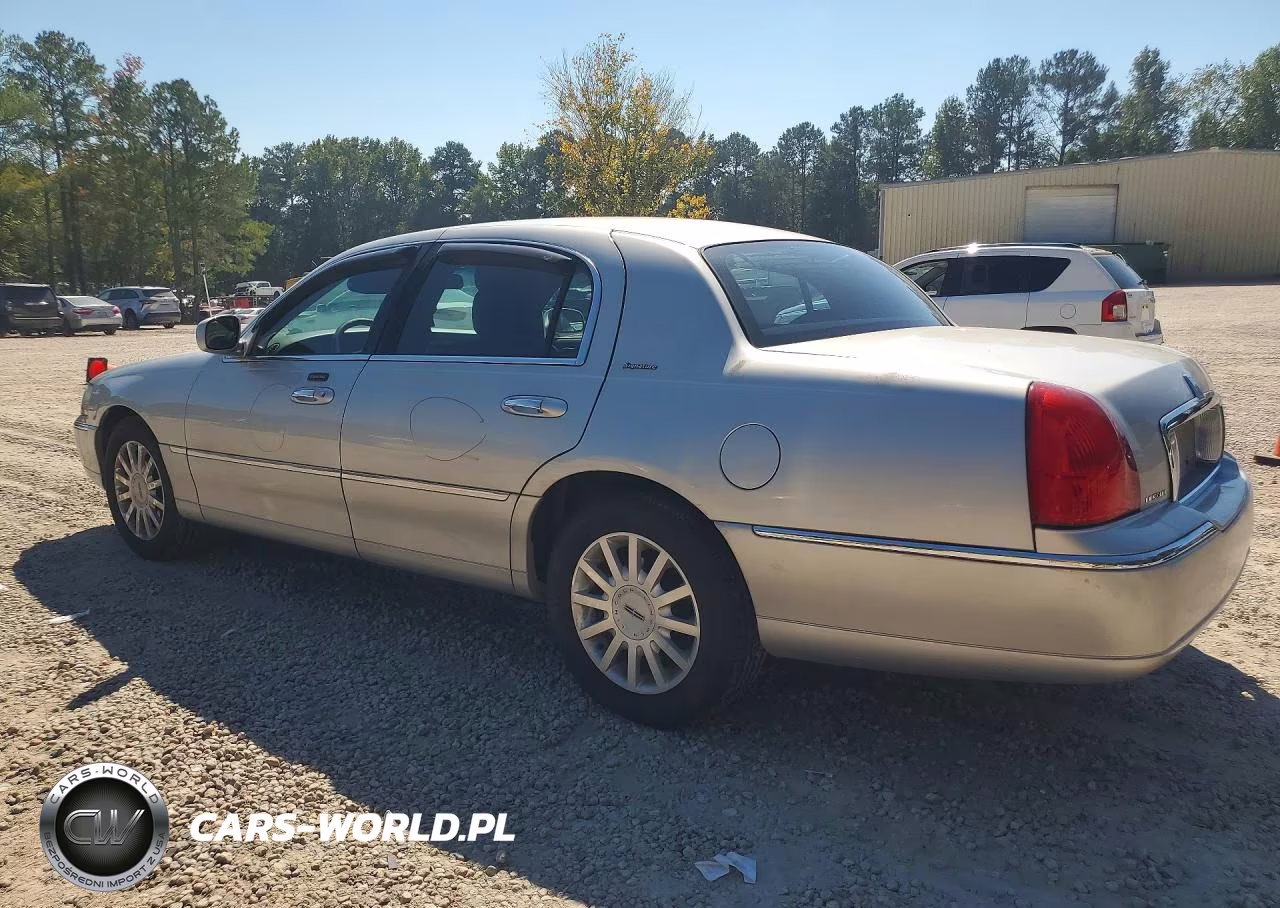 2007 Lincoln Town Car Signature VIN:1LNHM81W37Y639148 - 2