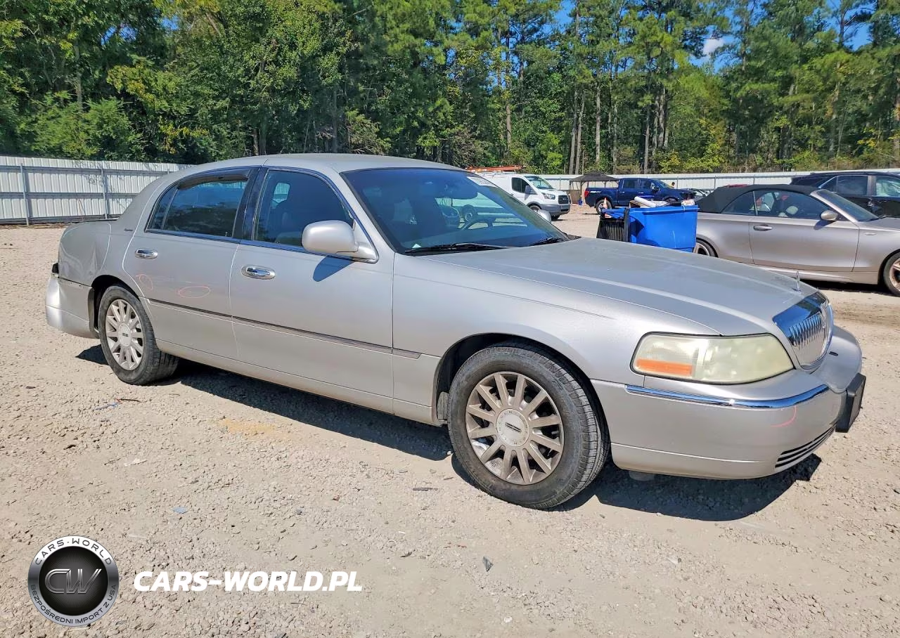 2007 Lincoln Town Car Signature VIN:1LNHM81W37Y639148 - 4