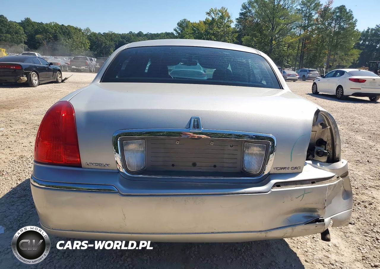 2007 Lincoln Town Car Signature VIN:1LNHM81W37Y639148 - 6