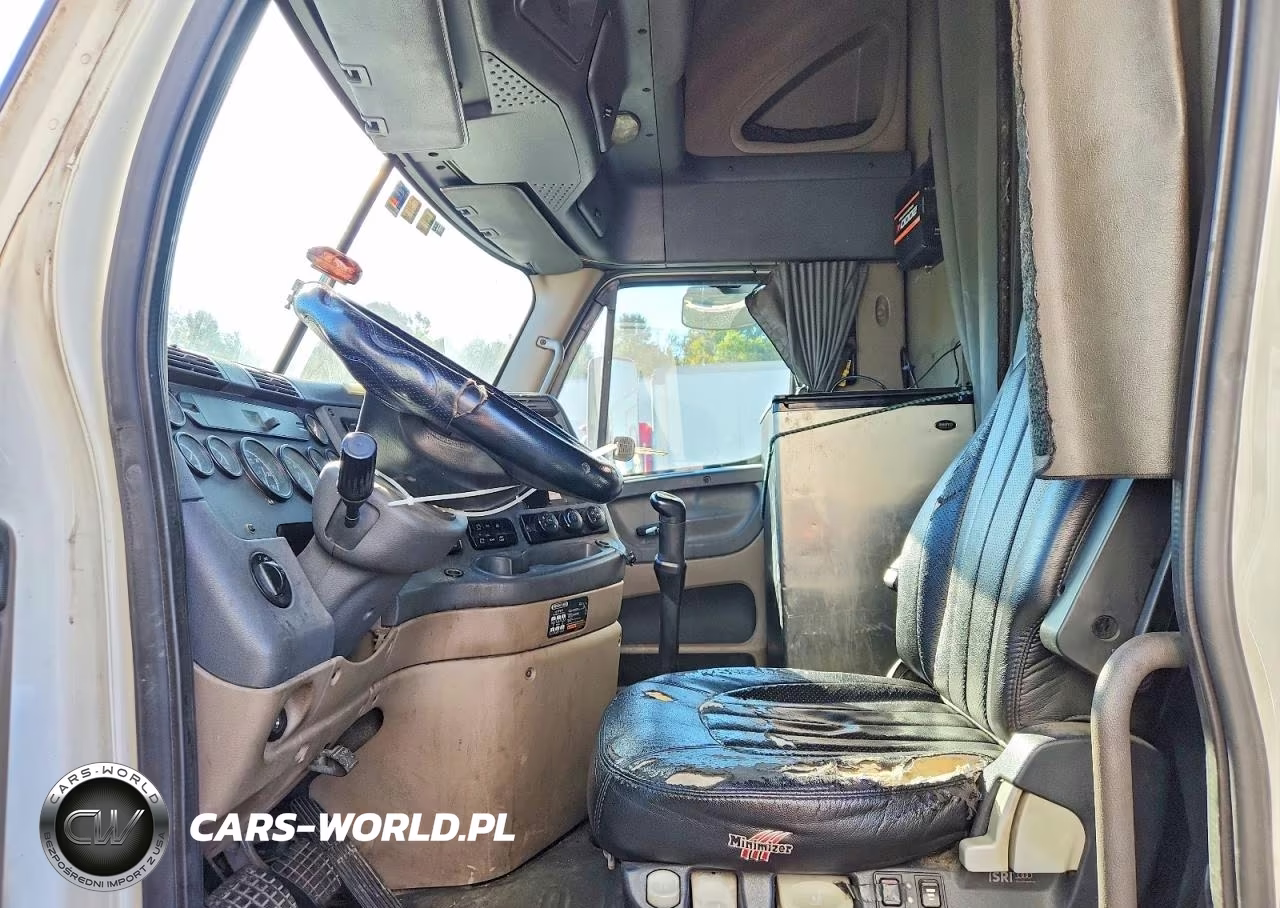 2010 Freightliner Cascadia Semi Truck VIN:1FUJGLDR5ASAS4628 - 7