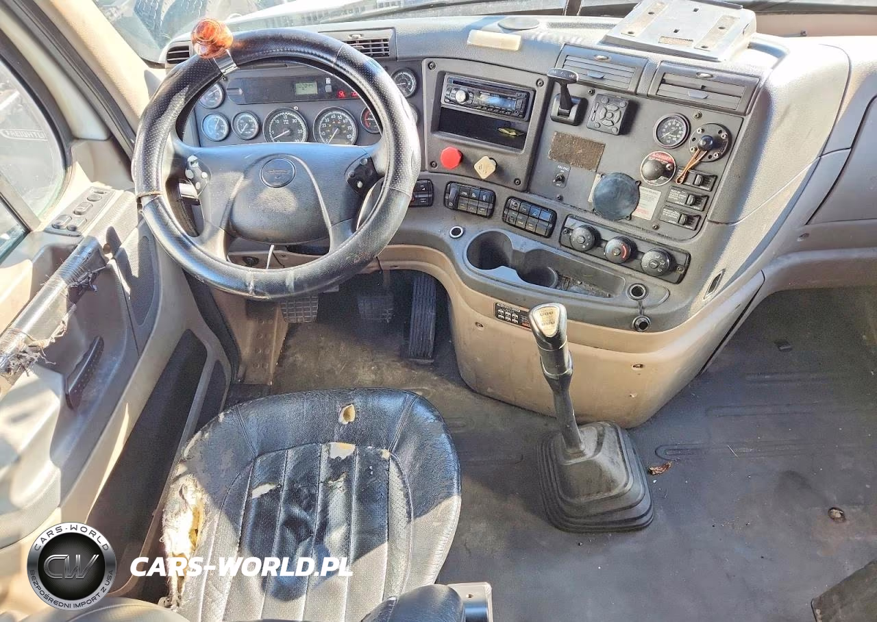 2010 Freightliner Cascadia Semi Truck VIN:1FUJGLDR5ASAS4628 - 8