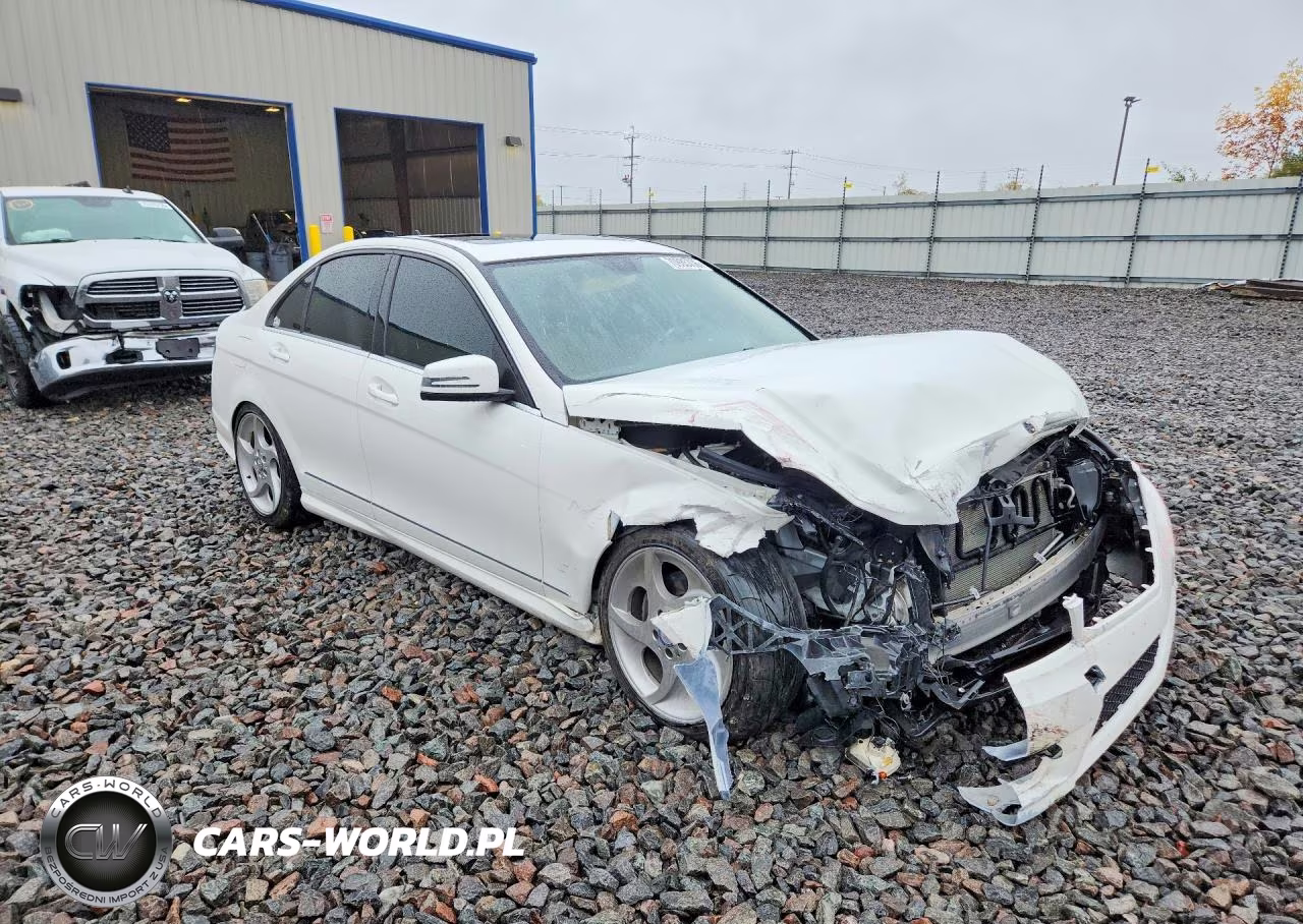 2013 Mercedes-Benz C 300 4Matic VIN:WDDGF8AB7DA822456 - 4