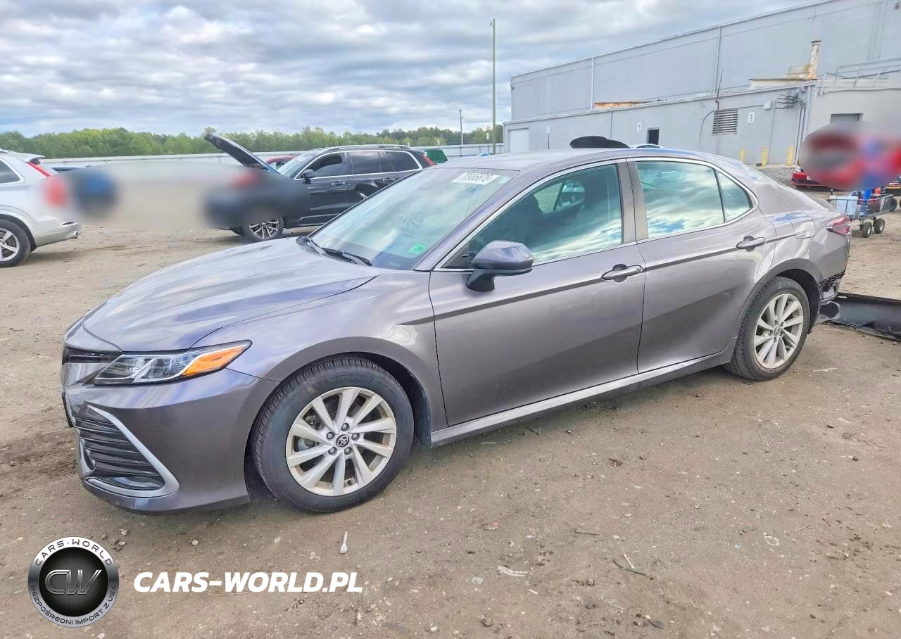 2023 Toyota Camry Le – zdjęcie 1 z 12