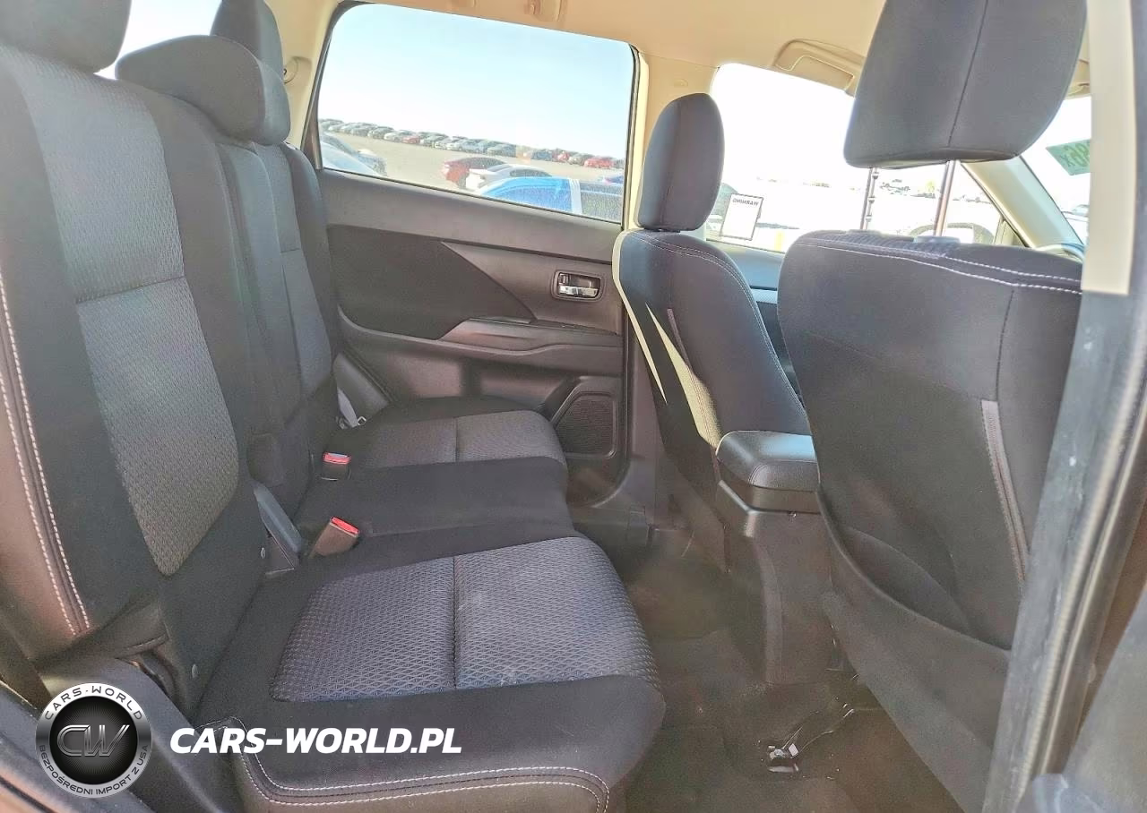 2018 Mitsubishi Outlander Se VIN:JA4AD3A30JZ014796 - 11