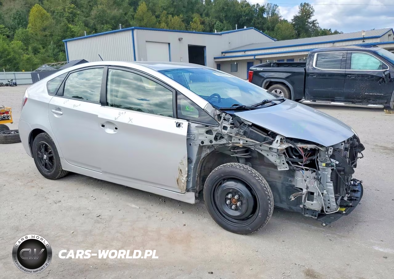 2014 Toyota Prius Two VIN:JTDKN3DU4E0370044 - 4