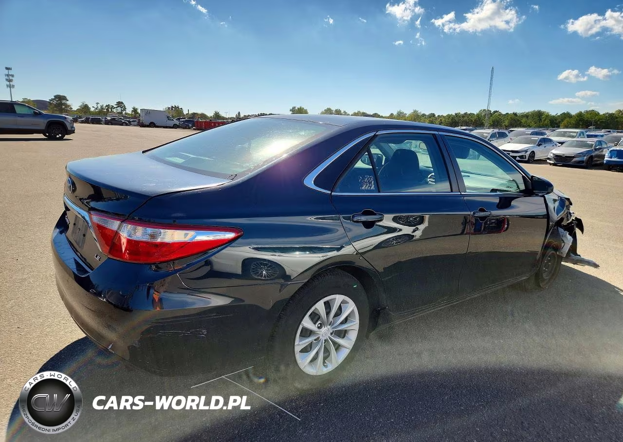 2017 Toyota Camry Le VIN:4T1BF1FK8HU271507 - 3