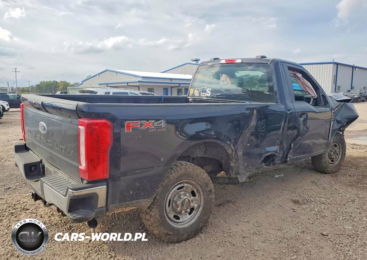 2024 Ford F250 Super Duty VIN:1FTBF2BA5REF22339 - 3