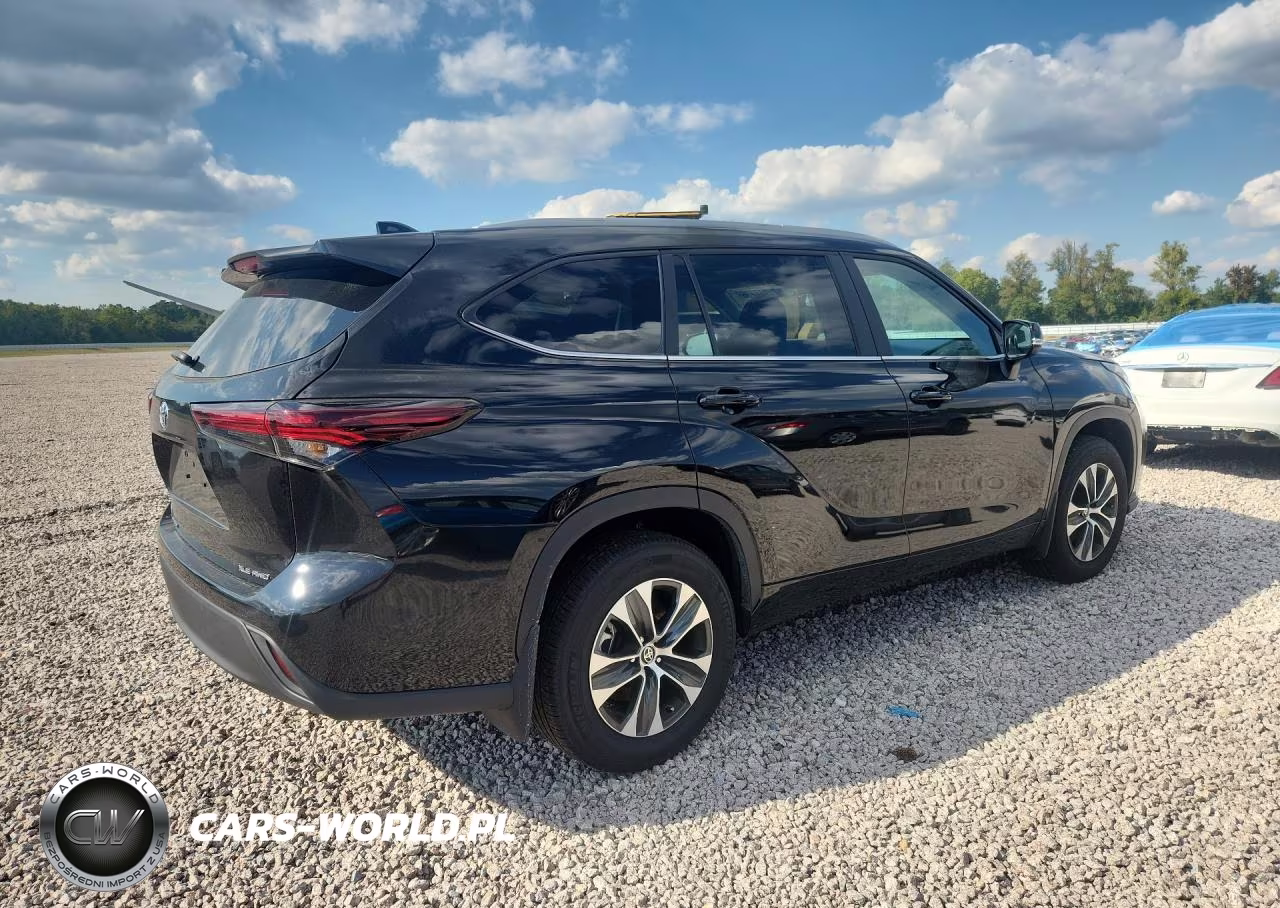 2026 Toyota Highlander Xle VIN:5TDKDRBH4TS600333 - 3