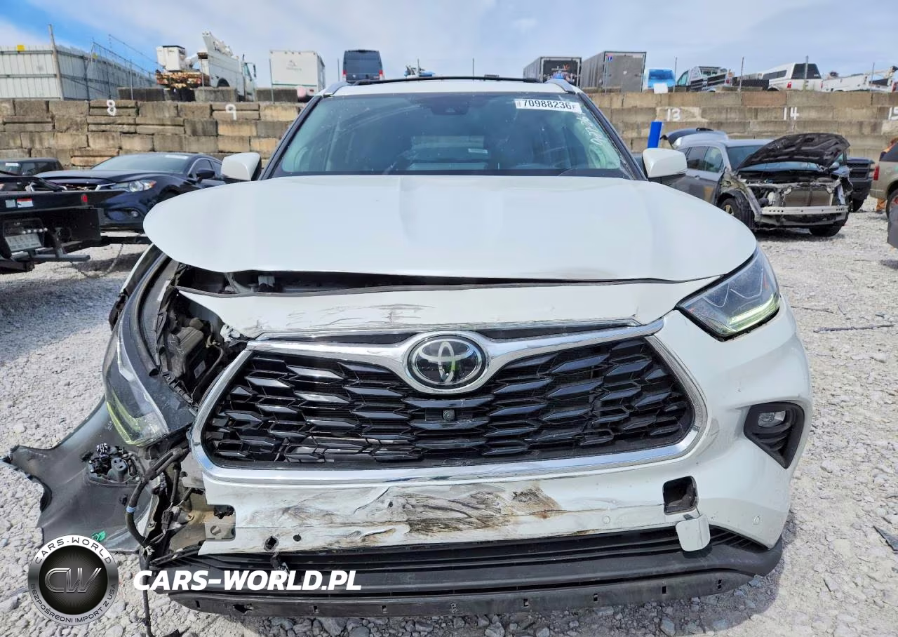 2022 Toyota Highlander Platinum VIN:5TDFZRBH9NS173494 - 5