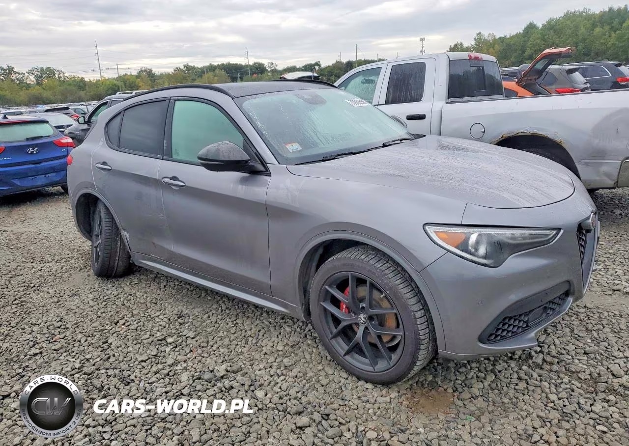 2021 Alfa Romeo Stelvio Ti VIN:ZASPAKBN6M7D09458 - 4