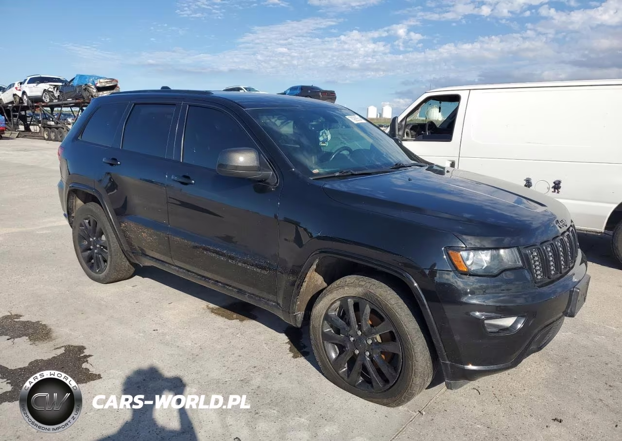 2018 Jeep Grand Cherokee Laredo VIN:1C4RJFAG4JC170252 - 4