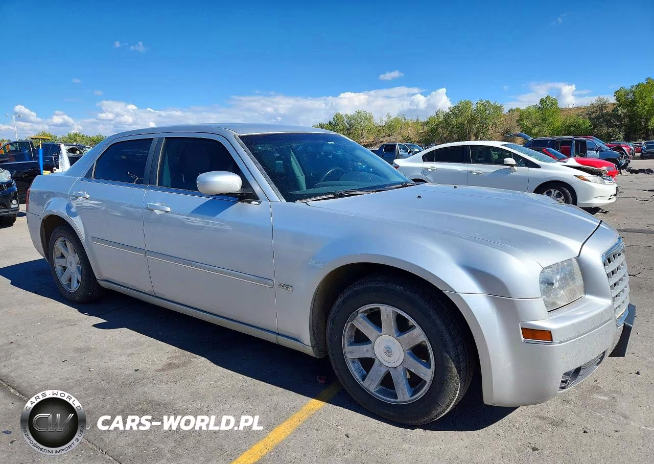 2005 Chrysler 300 Touring VIN:2C3JA53G75H595668 - 4