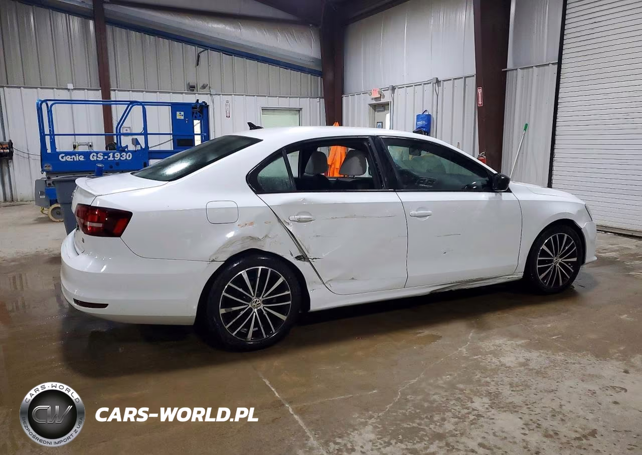 2017 Volkswagen Jetta Sport VIN:3VWD17AJ4HM394395 - 3