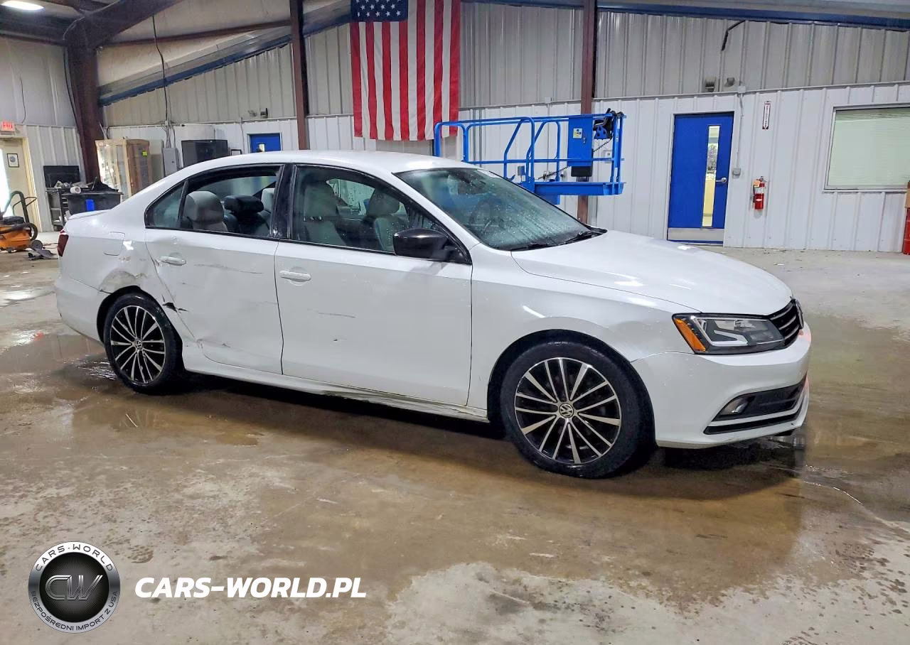 2017 Volkswagen Jetta Sport VIN:3VWD17AJ4HM394395 - 4
