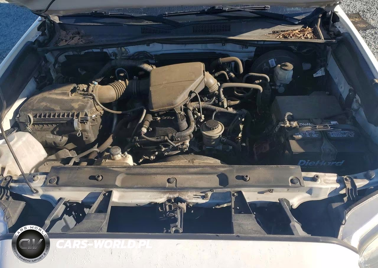 2018 Toyota Tacoma Sr VIN:5TFRX5GN5JX126686 - 11