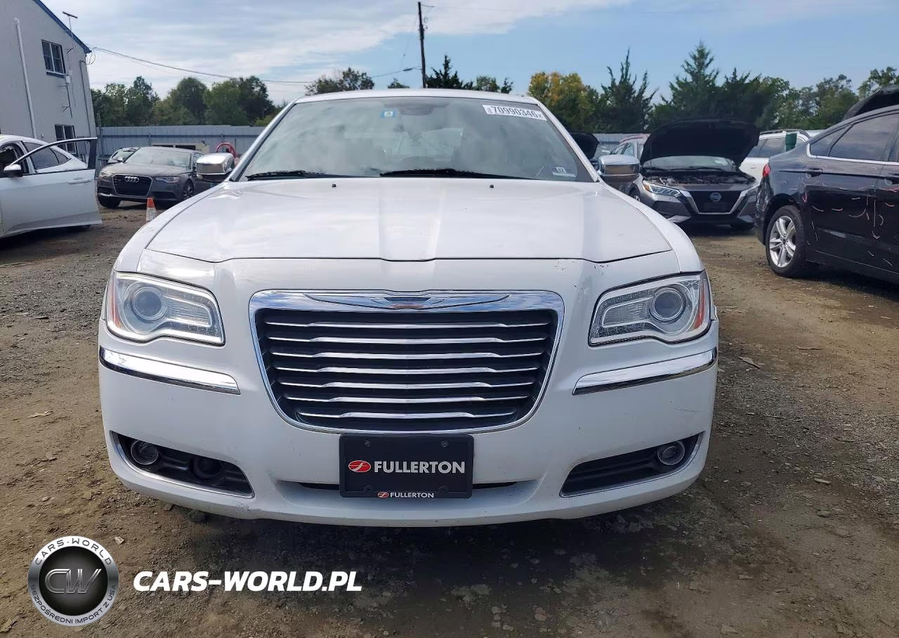 2012 Chrysler 300 Limited VIN:2C3CCAHG2CH147565 - 5