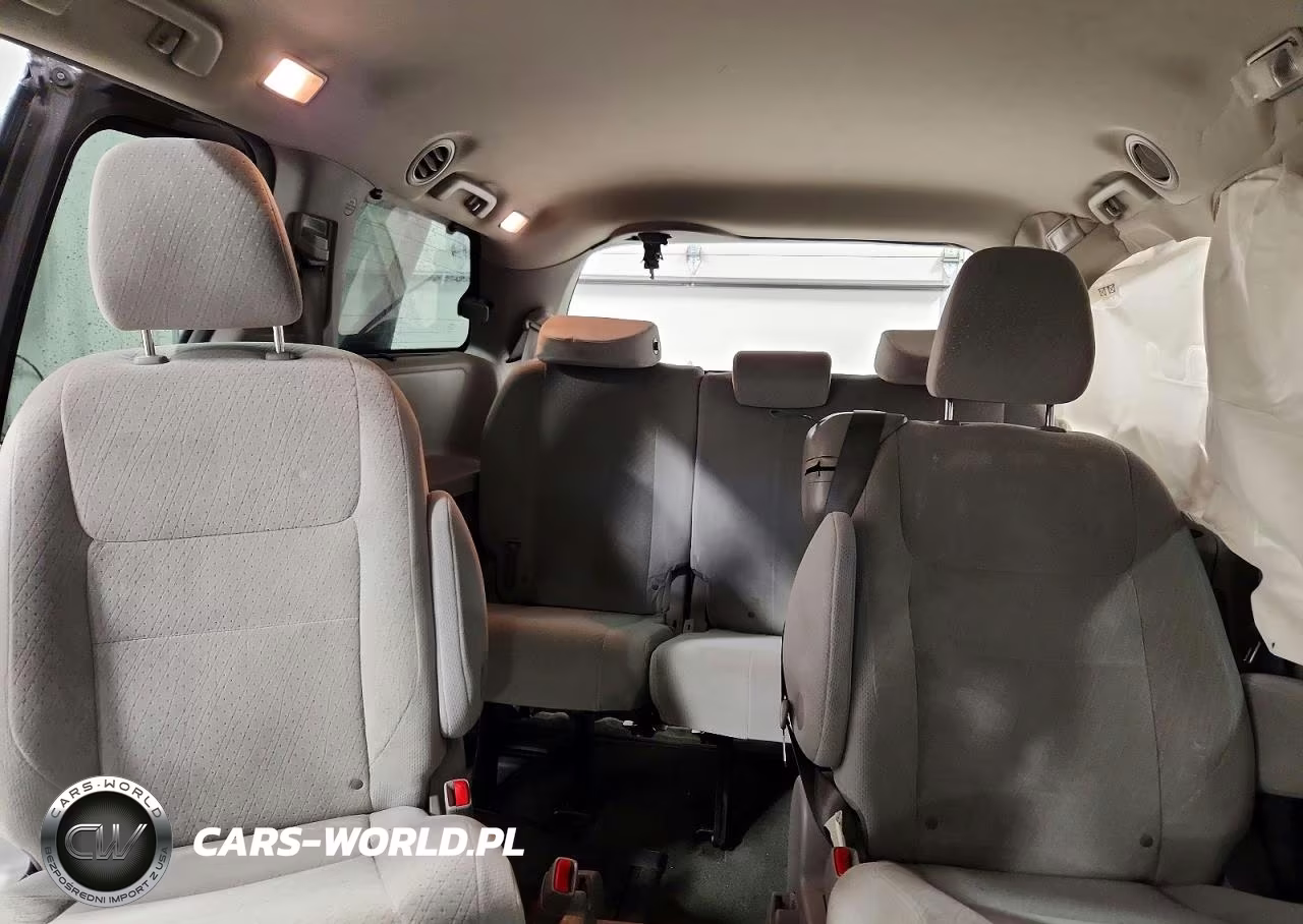 2015 Toyota Sienna Le VIN:5TDKK3DCXFS646418 - 10