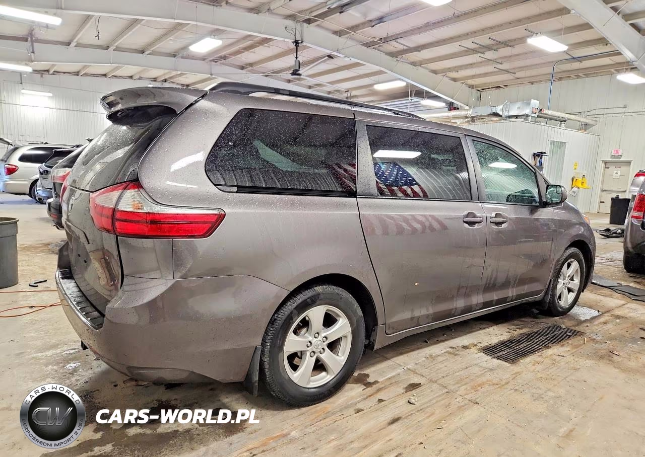 2015 Toyota Sienna Le VIN:5TDKK3DCXFS646418 - 3
