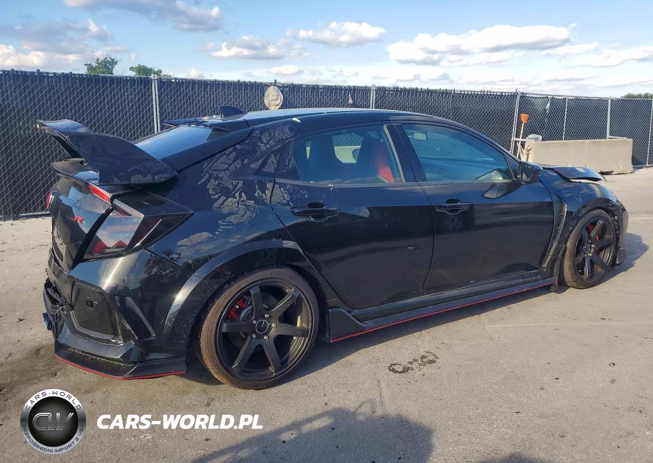 2019 Honda Civic Type-R Touring VIN:SHHFK8G7XKU205754 - 3