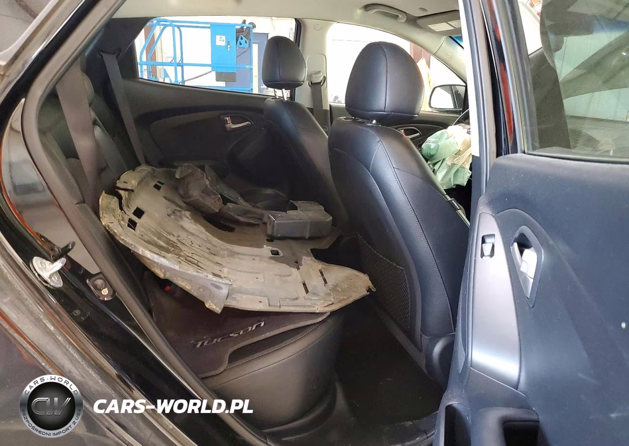 2011 Hyundai Tucson Gls VIN:KM8JUCAC7BU200352 - 11