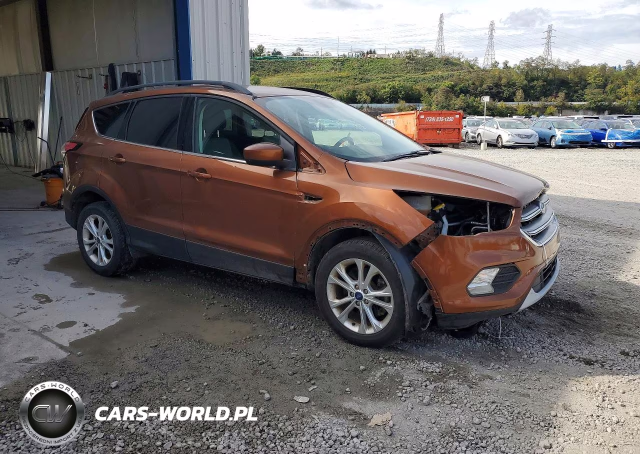 2017 Ford Escape Se VIN:1FMCU9G91HUB98307 - 4