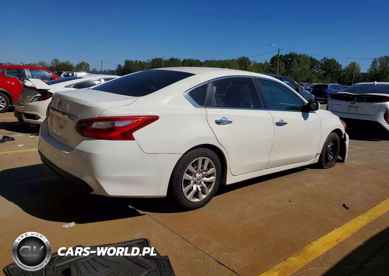 2017 Nissan Altima 2.5 S VIN:1N4AL3AP4HC110543 - 3