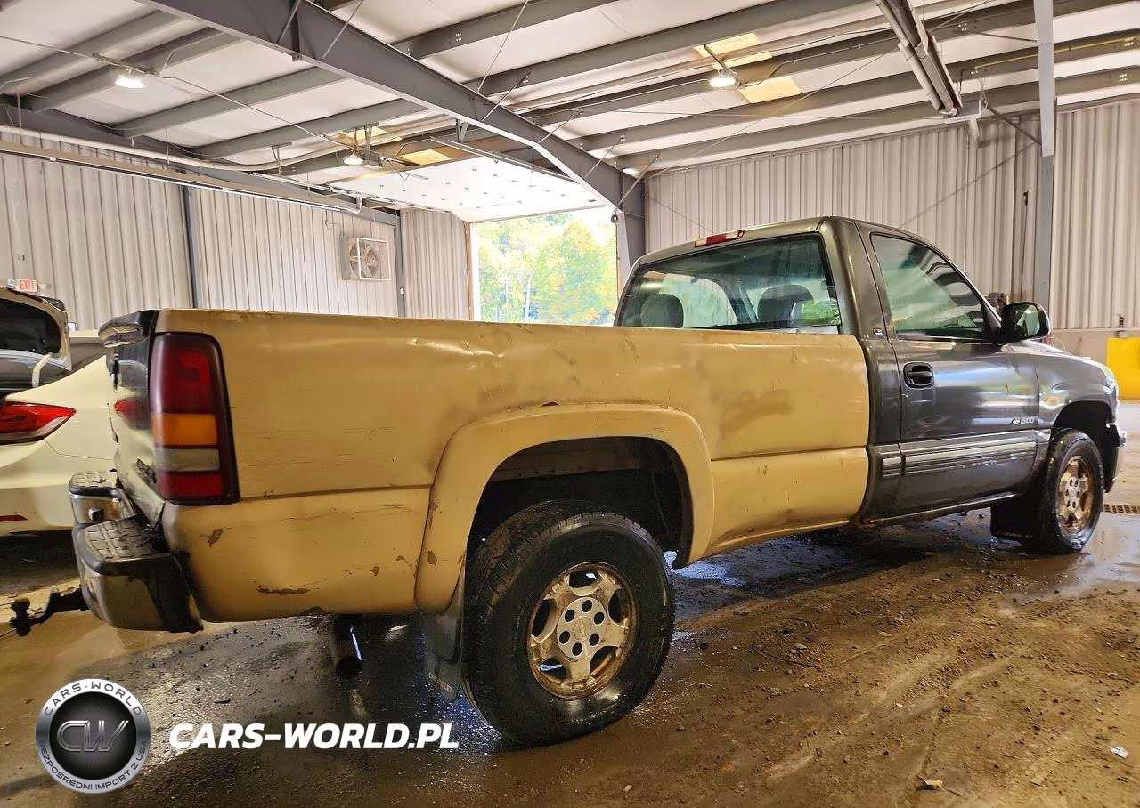 2001 Chevrolet Silverado K1500 VIN:1GCEK14T81E104671 - 3