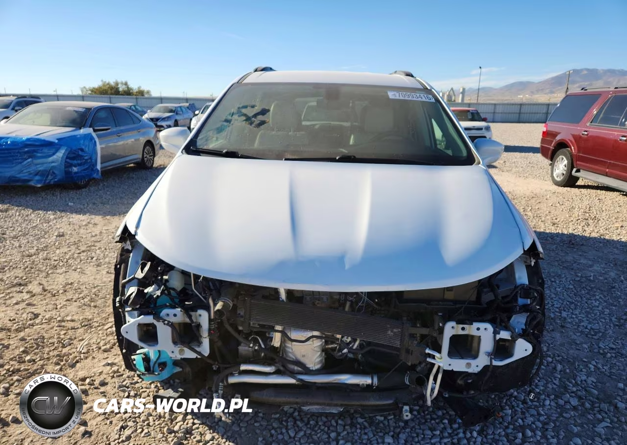 2017 Chrysler Pacifica Touring L VIN:2C4RC1BG0HR552937 - 5