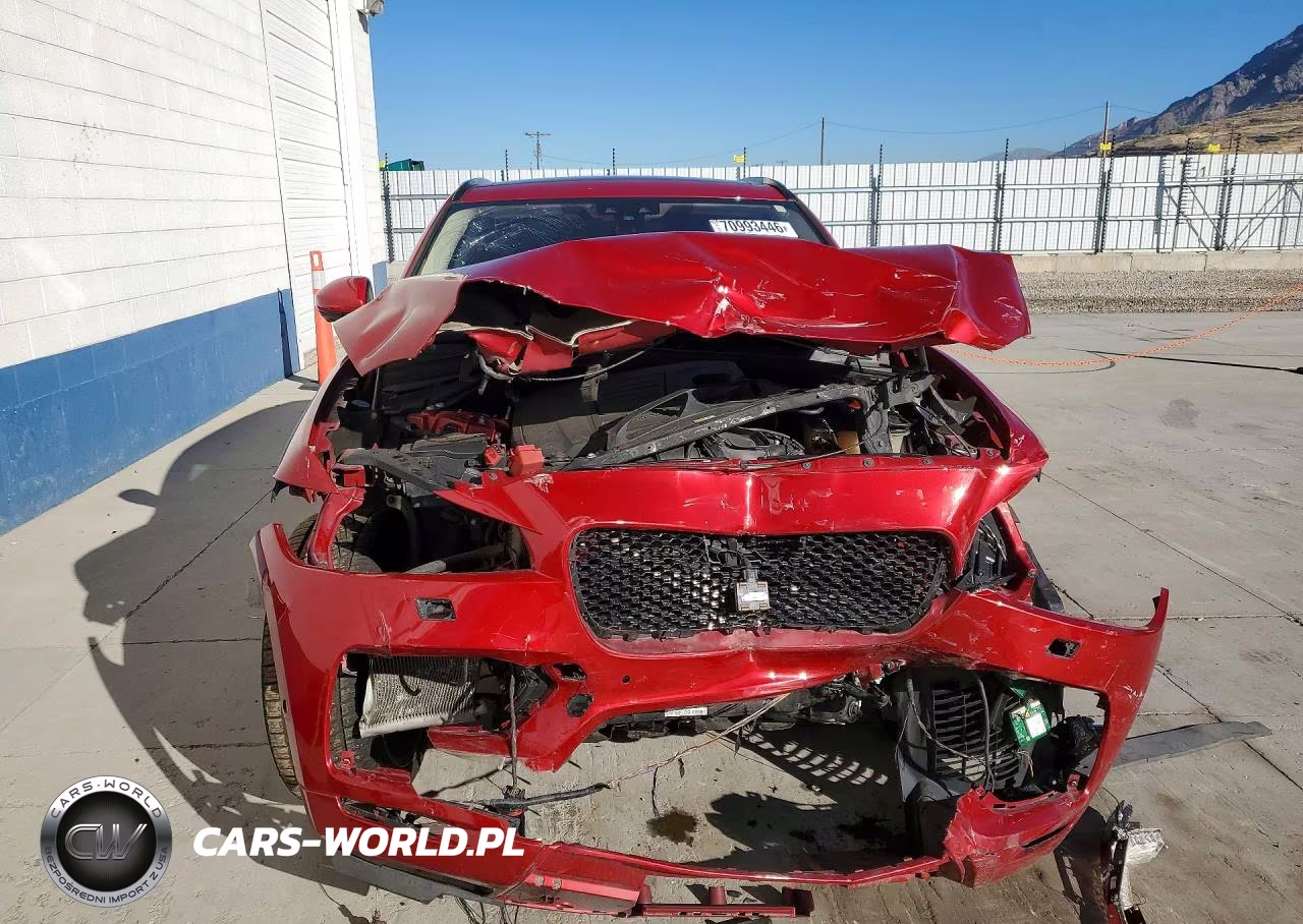 2019 Jaguar F-Pace R - Sport VIN:SADCL2GX6KA352293 - 5