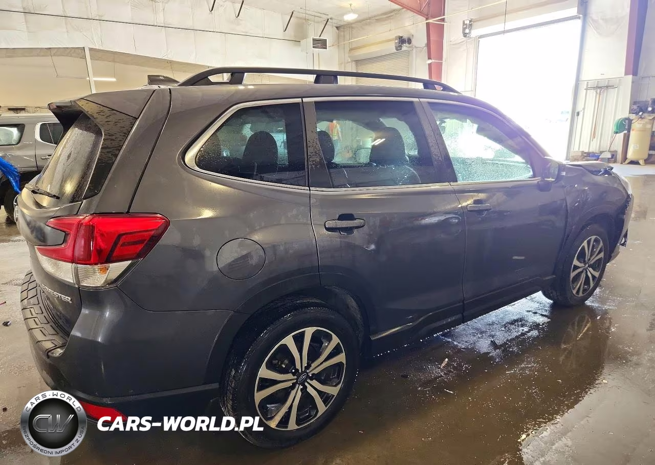 2023 Subaru Forester Limited VIN:JF2SKAPC4PH463801 - 3