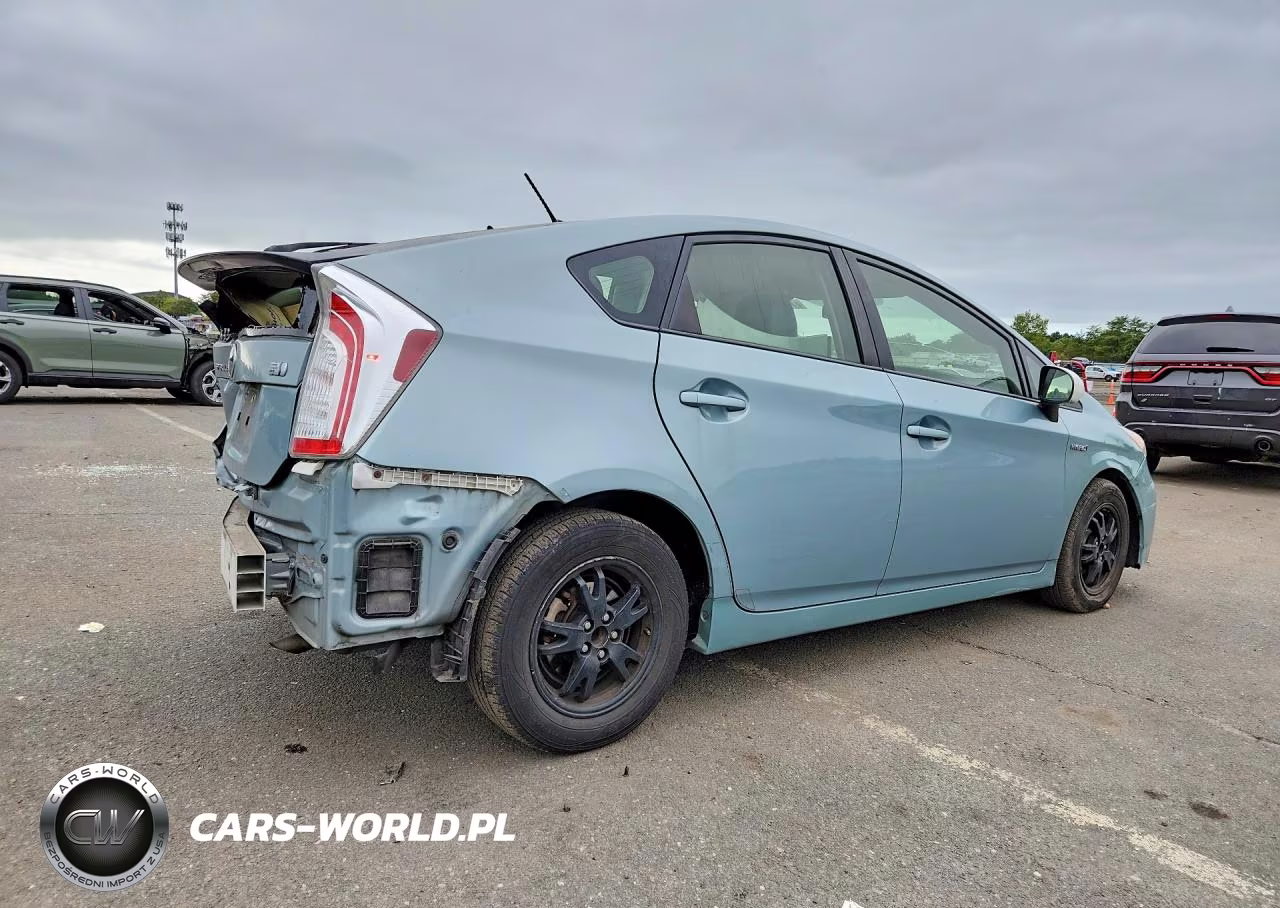 2015 Toyota Prius Two VIN:JTDKN3DU0F2000909 - 3