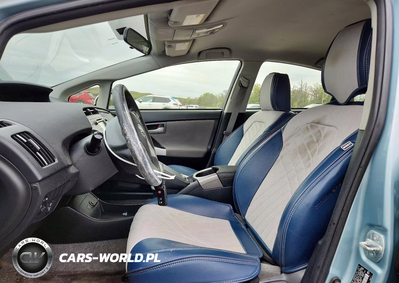 2015 Toyota Prius Two VIN:JTDKN3DU0F2000909 - 7
