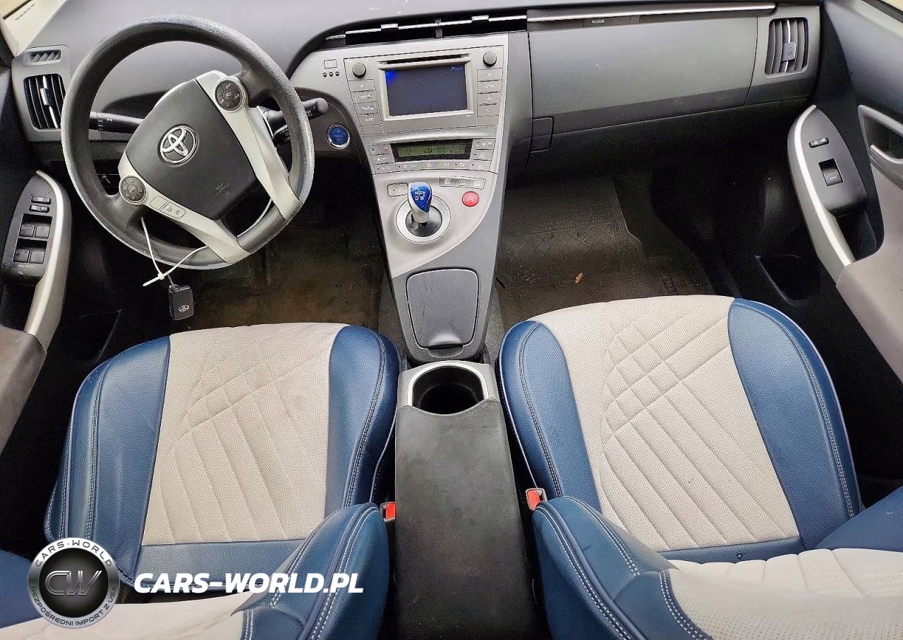 2015 Toyota Prius Two VIN:JTDKN3DU0F2000909 - 8