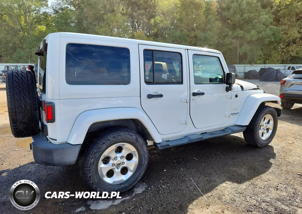 2013 Jeep Wrangler Unlimited Sahara VIN:1C4BJWEG8DL557855 - 3