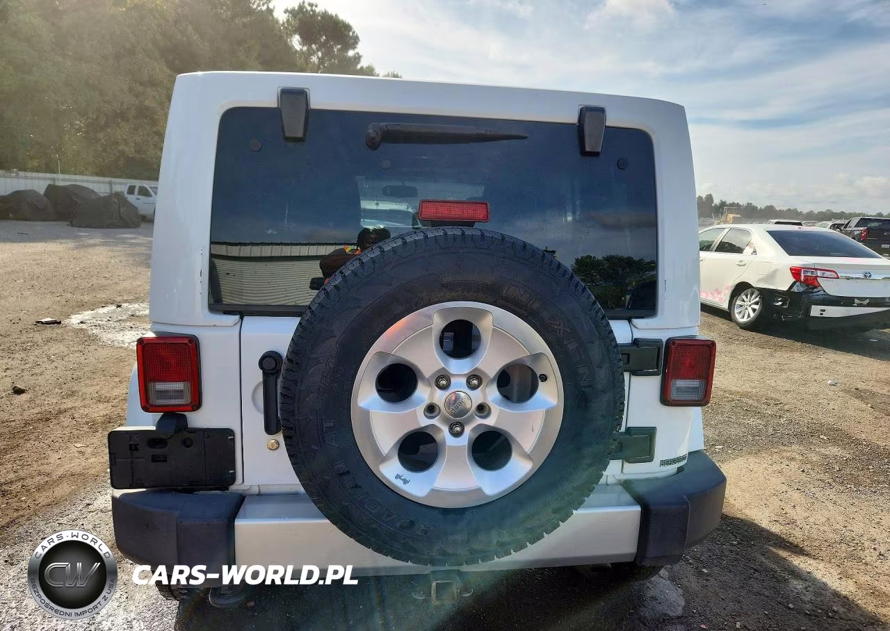2013 Jeep Wrangler Unlimited Sahara VIN:1C4BJWEG8DL557855 - 6