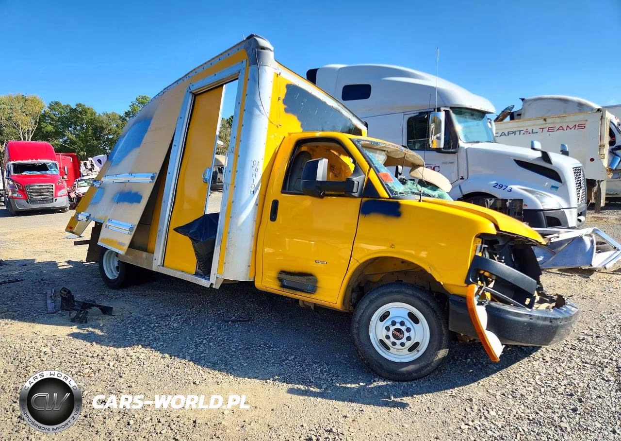 2023 GMC Savana Box Truck VIN:7GZ37TC71PN003069 - 4