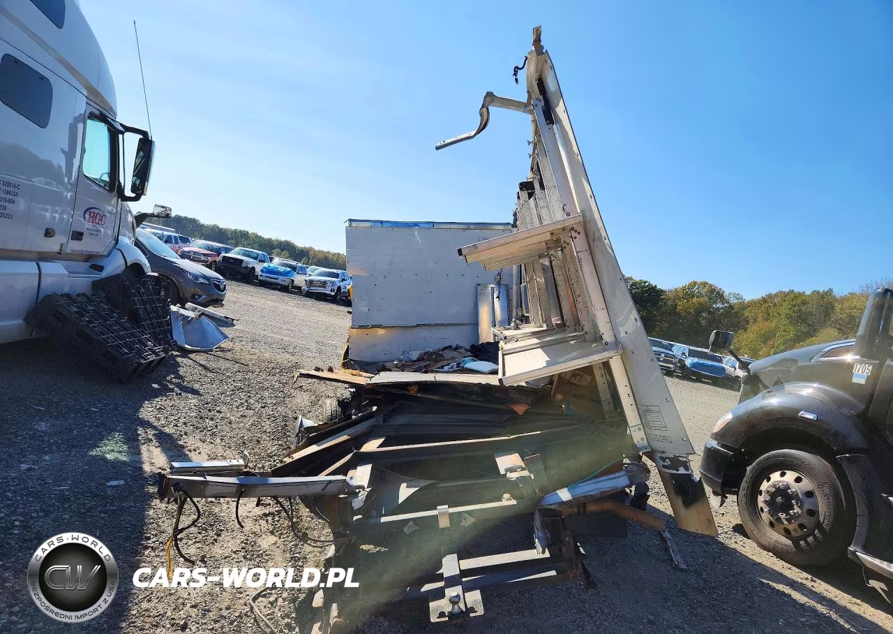 2023 GMC Savana Box Truck VIN:7GZ37TC71PN003069 - 6