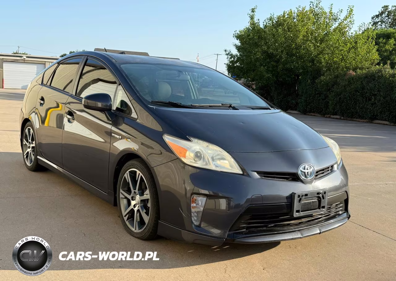 TOYOTA PRIUS