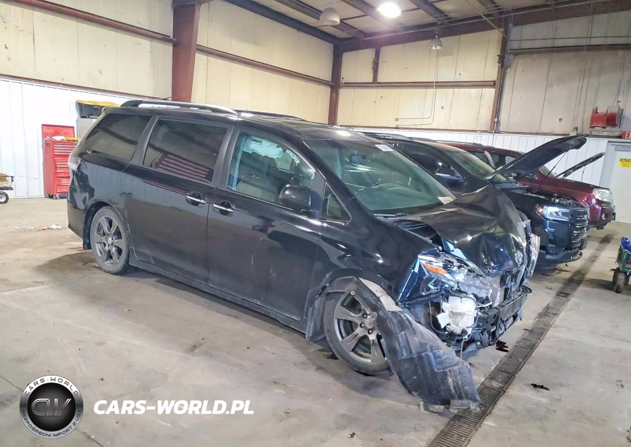 2017 Toyota Sienna Se VIN:5TDXZ3DC6HS870919 - 4