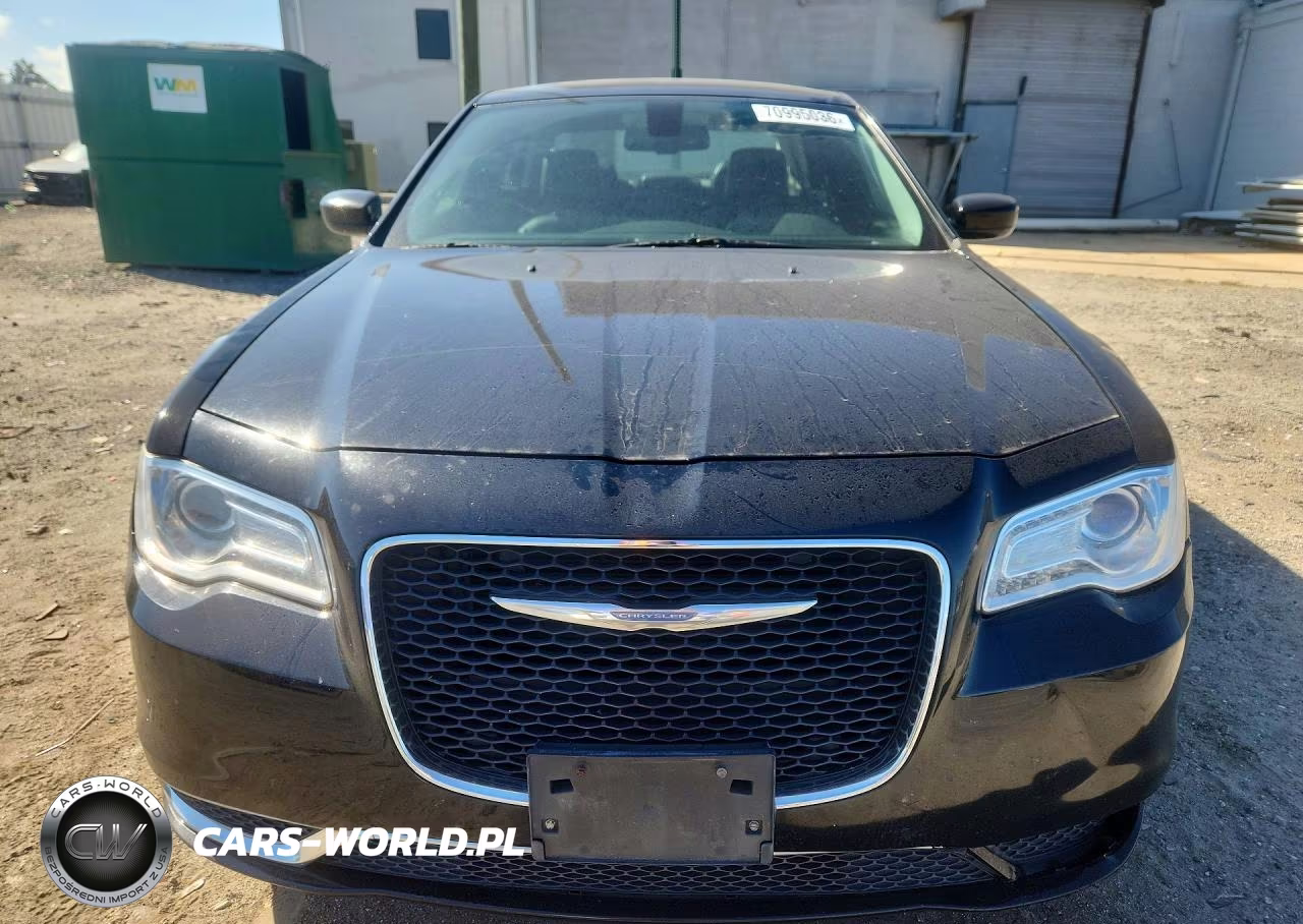 2015 Chrysler 300 Limited VIN:2C3CCAAG4FH766487 - 5