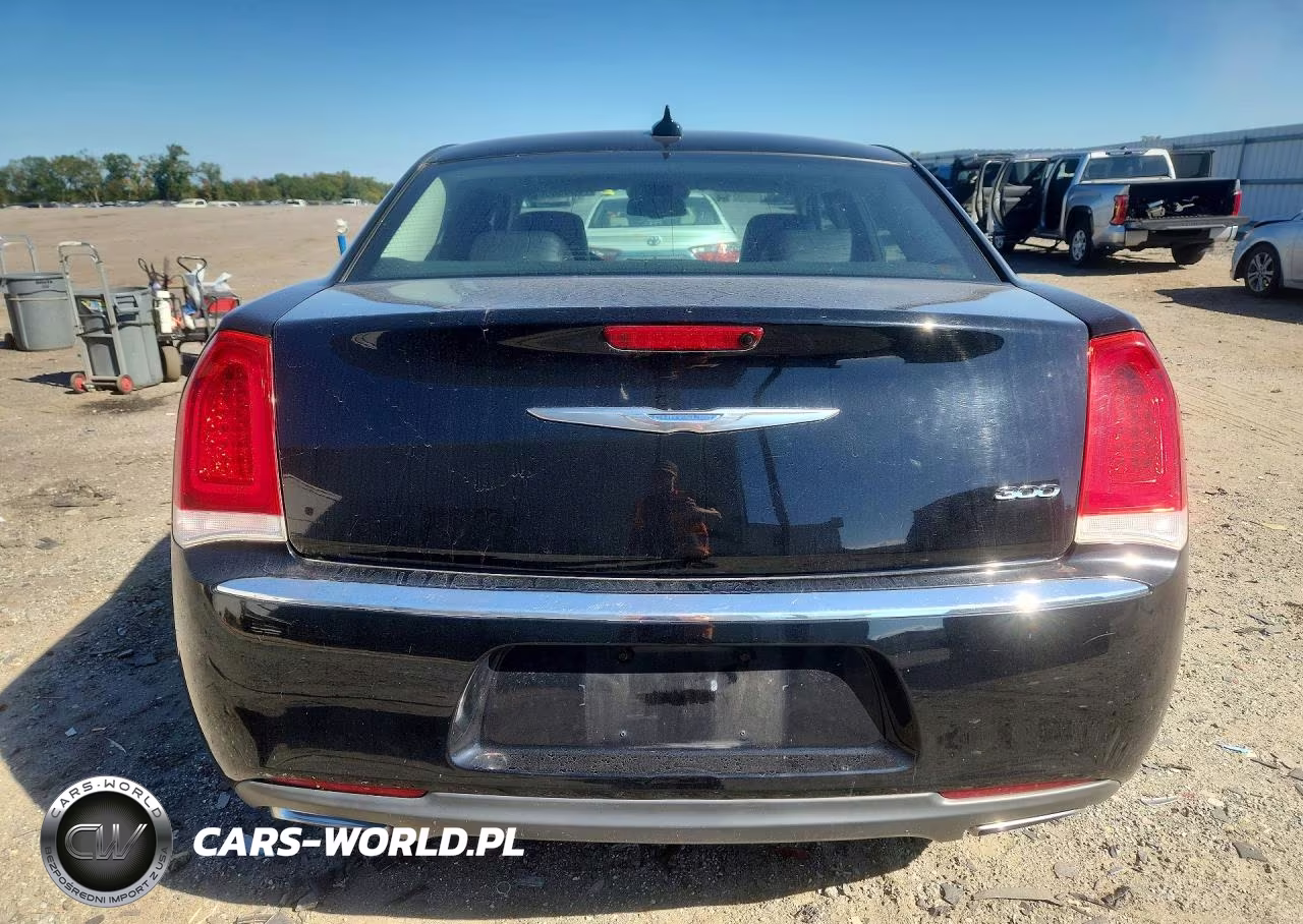 2015 Chrysler 300 Limited VIN:2C3CCAAG4FH766487 - 6