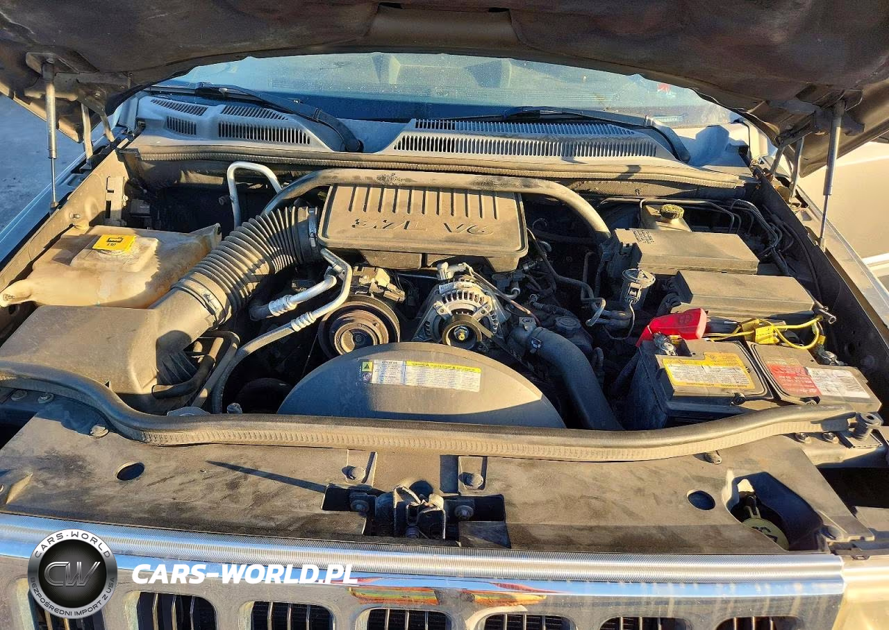 2008 Jeep Commander Sport VIN:1J8HH48K28C167648 - 12