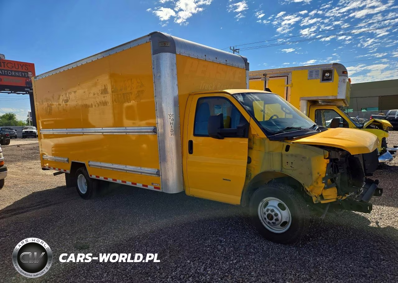 2023 GMC Savana Box Truck VIN:7GZ37TC72PN001976 - 4