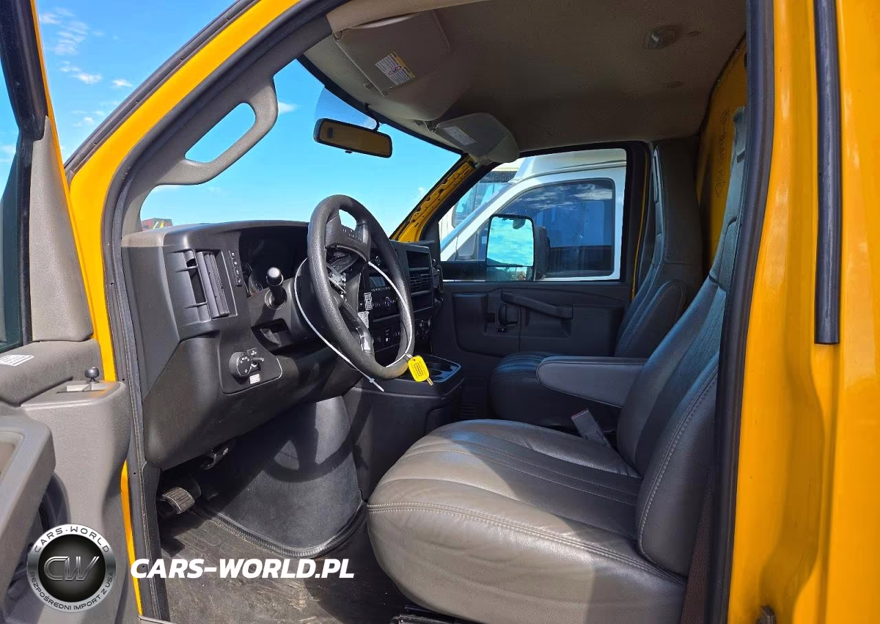 2023 GMC Savana Box Truck VIN:7GZ37TC72PN001976 - 7