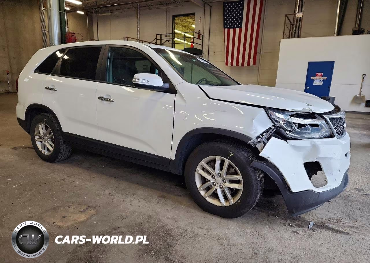 2014 Kia Sorento Lx VIN:5XYKT3A6XEG482966 - 4