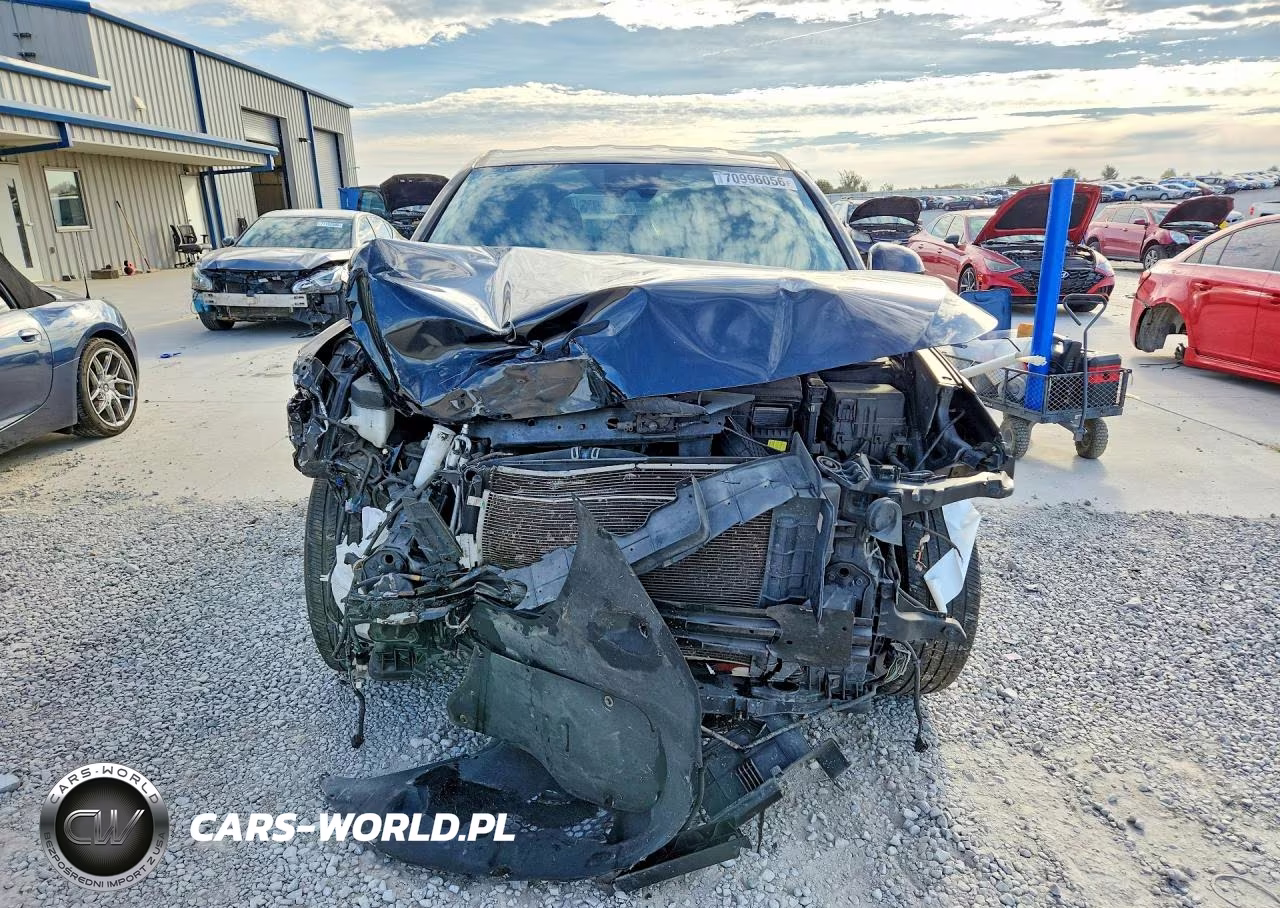 2019 Hyundai Santa Fe Se VIN:5NMS23AD3KH044518 - 5