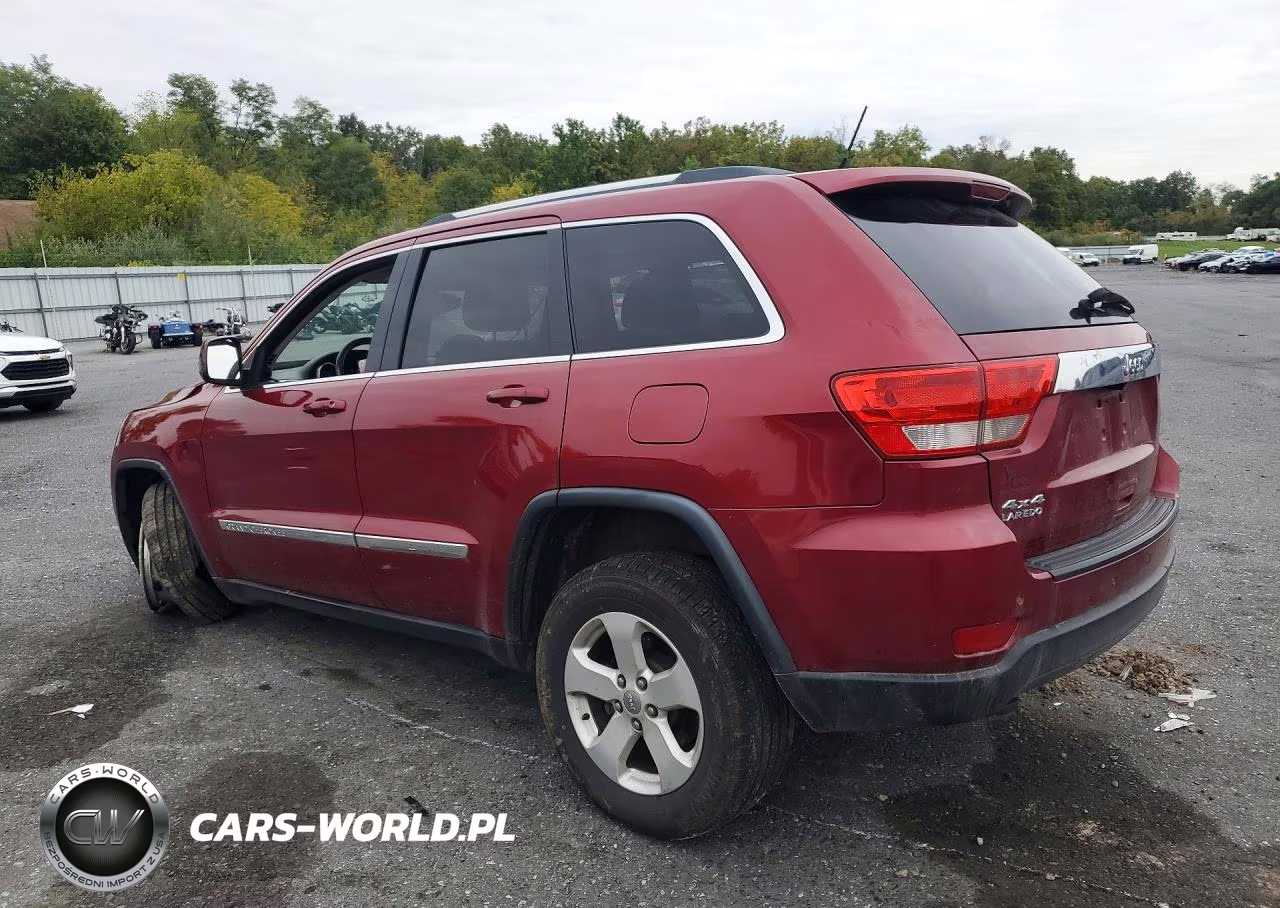 2013 Jeep Grand Cherokee Laredo VIN:1C4RJFAG5DC502560 - 2