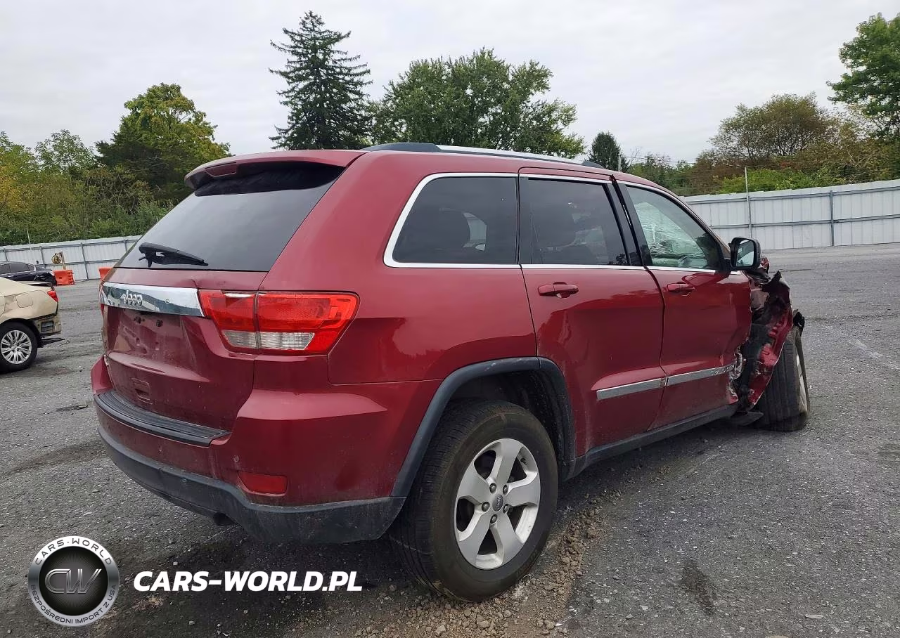 2013 Jeep Grand Cherokee Laredo VIN:1C4RJFAG5DC502560 - 3