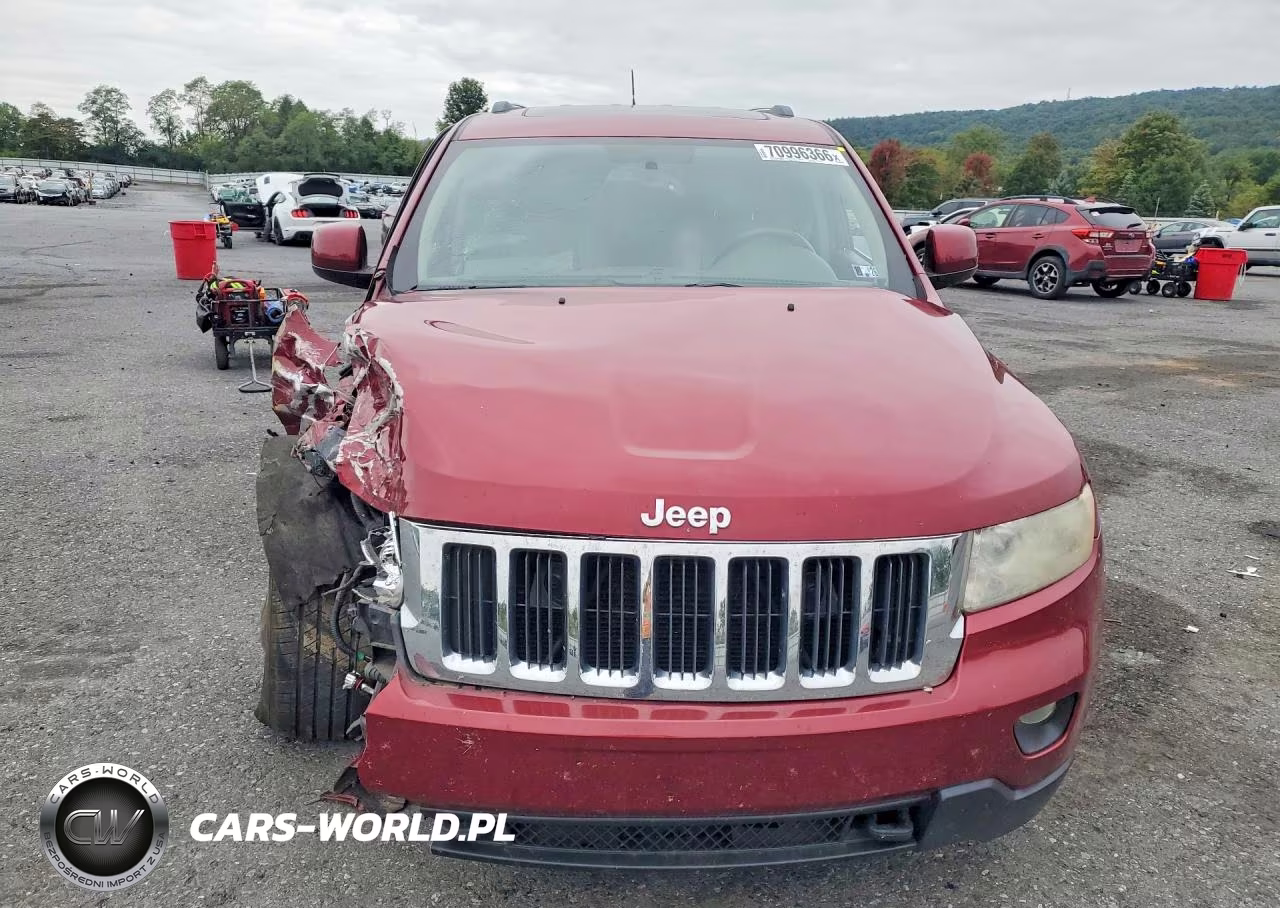 2013 Jeep Grand Cherokee Laredo VIN:1C4RJFAG5DC502560 - 5